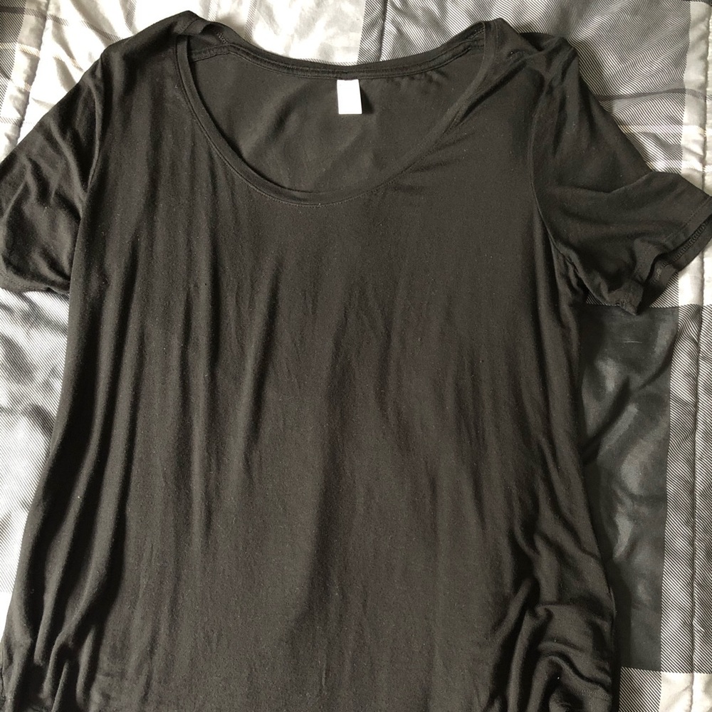 Black old navy shirt